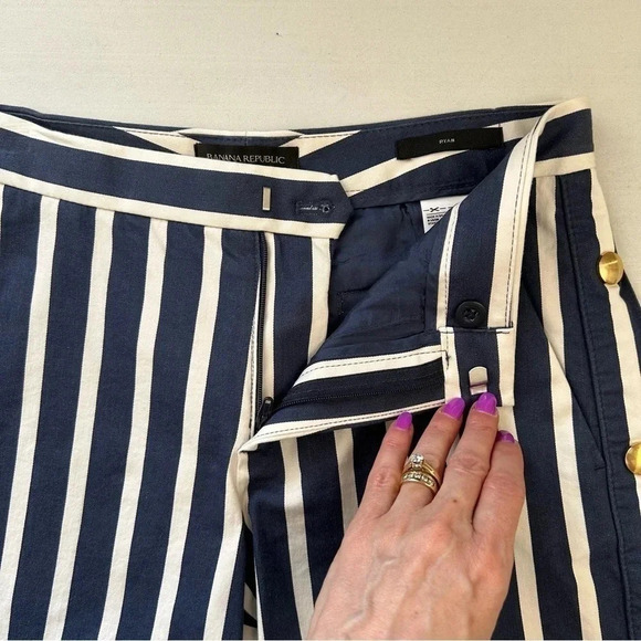 Banana Republic Ryan Shorts Blue White Stripes Gold Buttons Size 0 - Picture 9 of 14